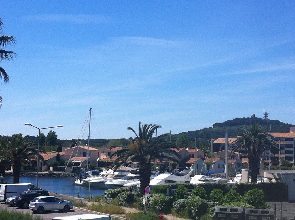 Au Coeur Du Village Naturiste Agde Exterior foto